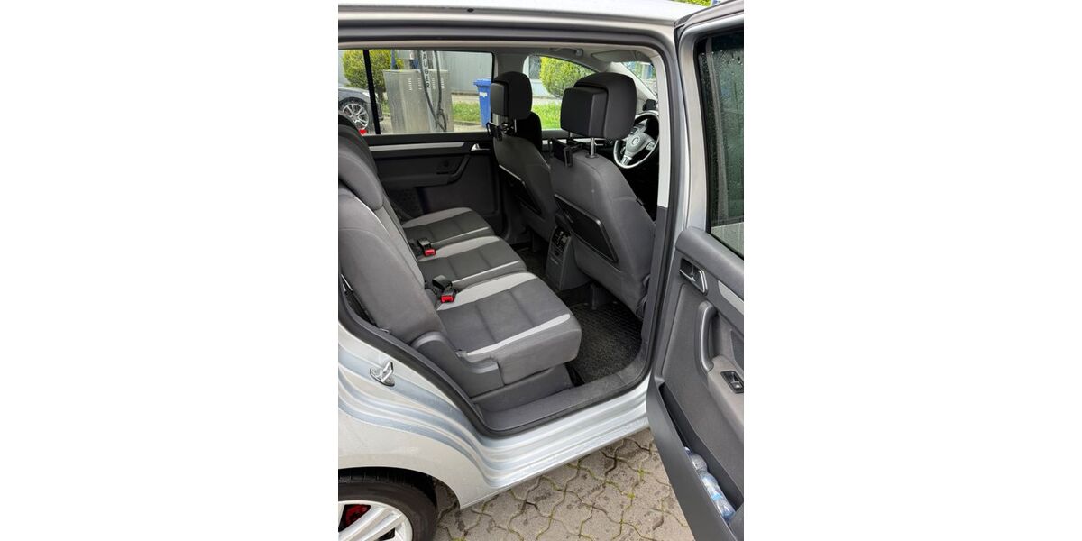 VW Touran 177.000 km 9.900 &euro; Heilbronn 74078