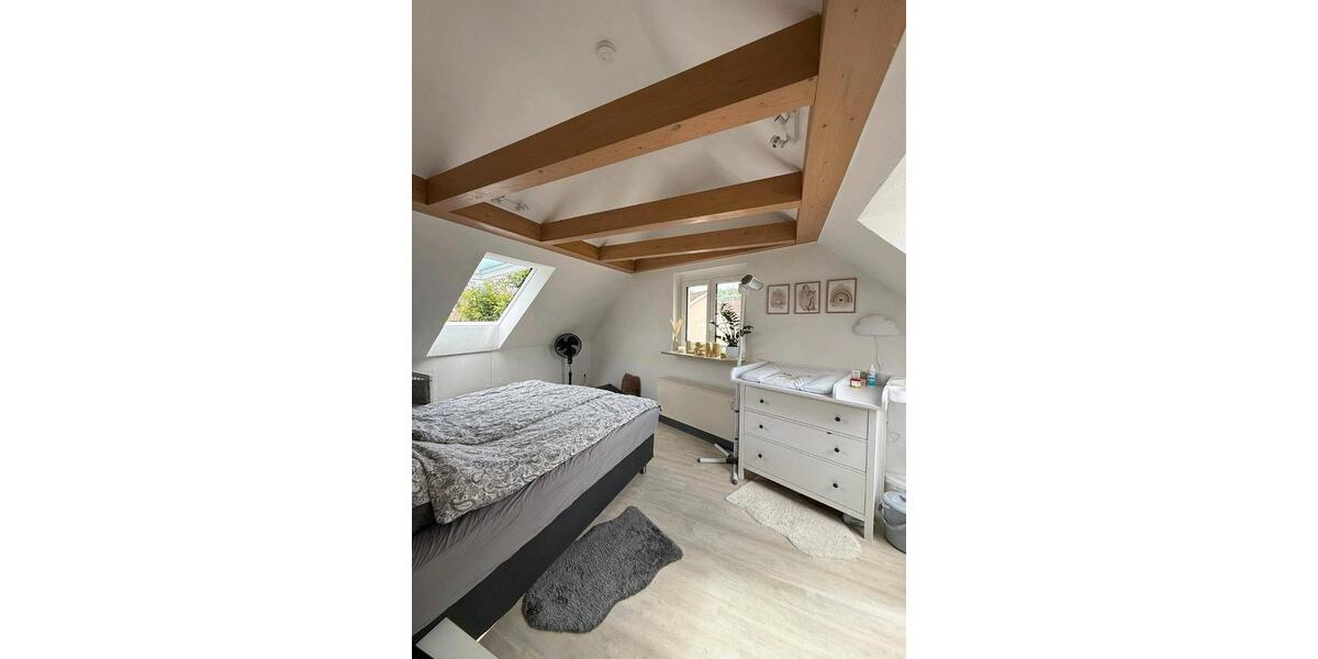 Dachgeschoßwohnung Hessigheim - 4 Zimmer, 89 m&sup2;, 1.300&euro; | Angebot:27579835