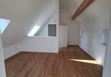 Wohnung Sternenfels - 2 Zimmer, 82 m&sup2;, 930&euro; | Angebot:26954656