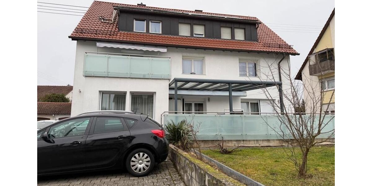 Dachgeschoßwohnung Backnang - 4 Zimmer, 84 m&sup2;, 1.000&euro; | Angebot:27611654