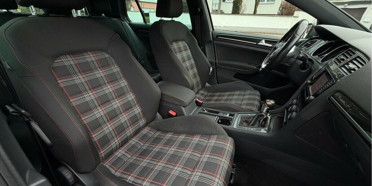 VW Golf GTI Lim. GTI BMT Kamera ABT 300 PS 198.000 km 12.990 &euro; Neckarsulm 74172