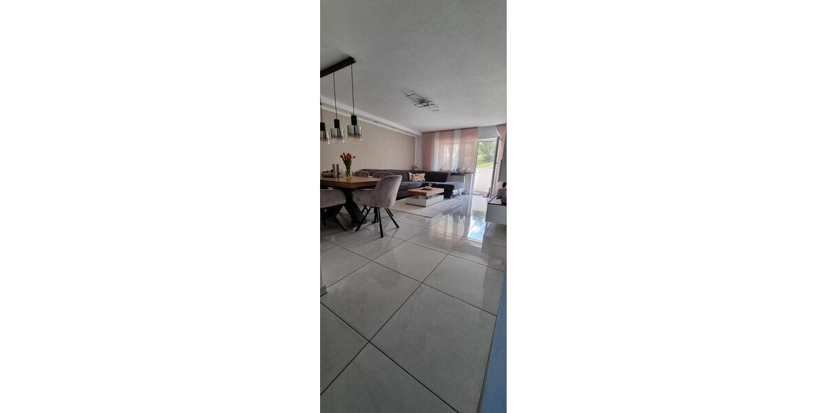 Hochparterre Sachsenheim - 3 Zimmer, 75 m&sup2;, 1.400&euro; | Angebot:26368820