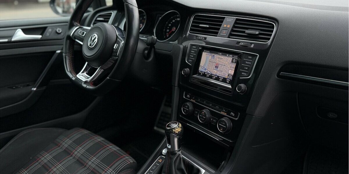 VW Golf GTI Lim. GTI BMT Kamera ABT 300 PS 198.000 km 12.990 &euro; Neckarsulm 74172