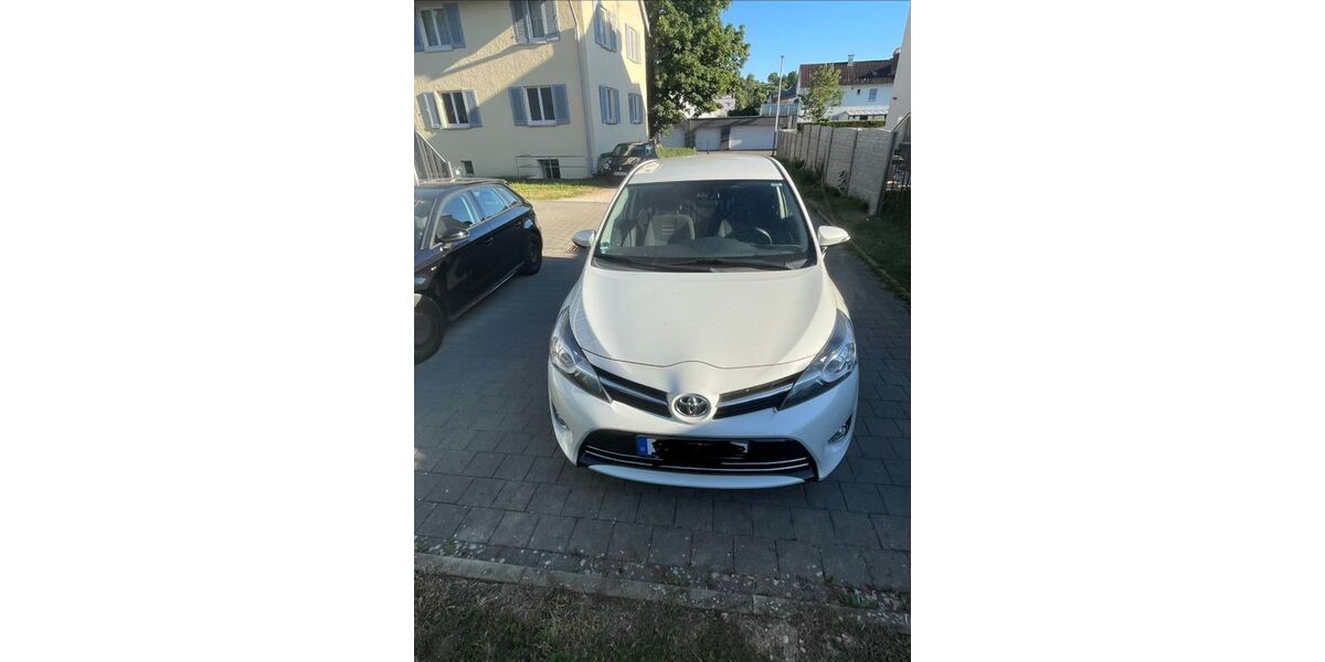 Toyota Verso 105.741 km 9.700 &euro; Bietigheim bissingen 74321