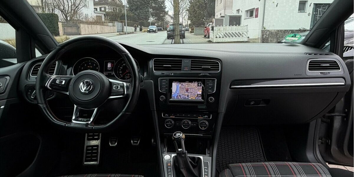 VW Golf GTI Lim. GTI BMT Kamera ABT 300 PS 198.000 km 12.990 &euro; Neckarsulm 74172