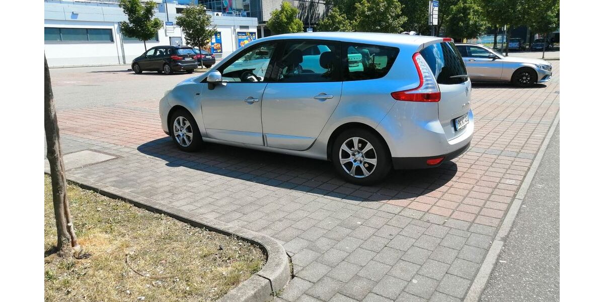Renault Grand Scenic 181.500 km 3.500 &euro; Heilbronn 74072
