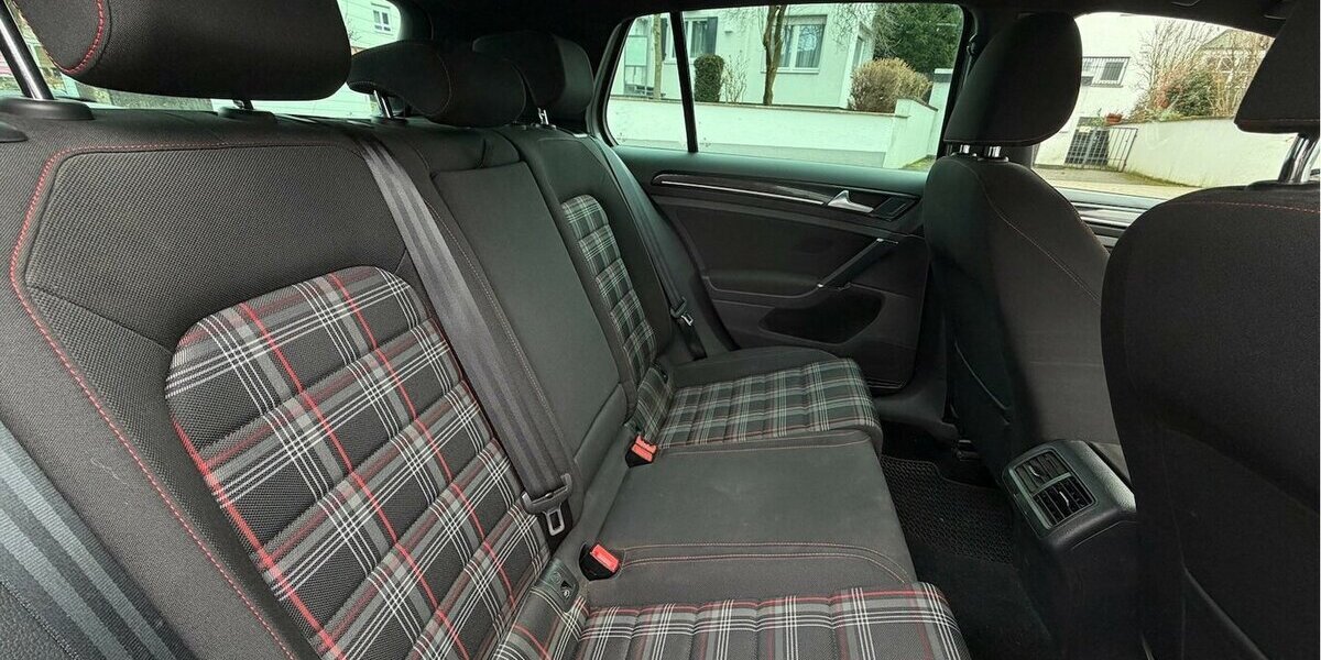 VW Golf GTI Lim. GTI BMT Kamera ABT 300 PS 198.000 km 12.990 &euro; Neckarsulm 74172