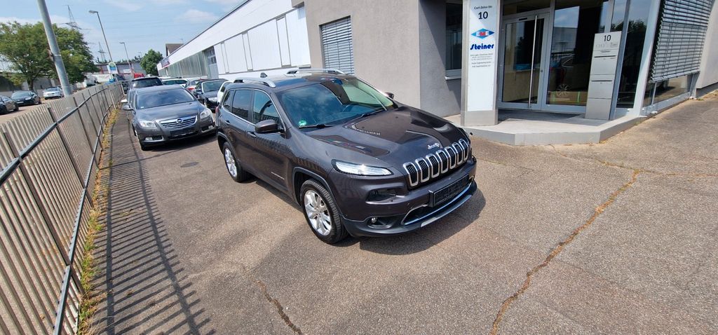 Jeep Cherokee 141.000 km 13.490 &euro; Heilbronn 74078