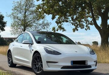 Tesla Model 3 137.869 km 24.400 &euro; Asperg 71679